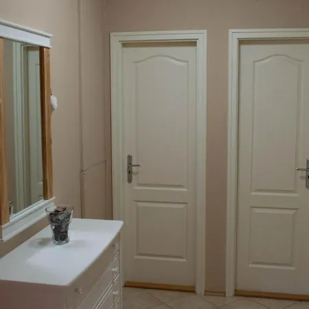 Kecelhegyi Vendeghaz Apartmán *