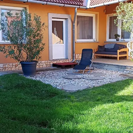 Kecelhegyi Vendeghaz Lägenhet *